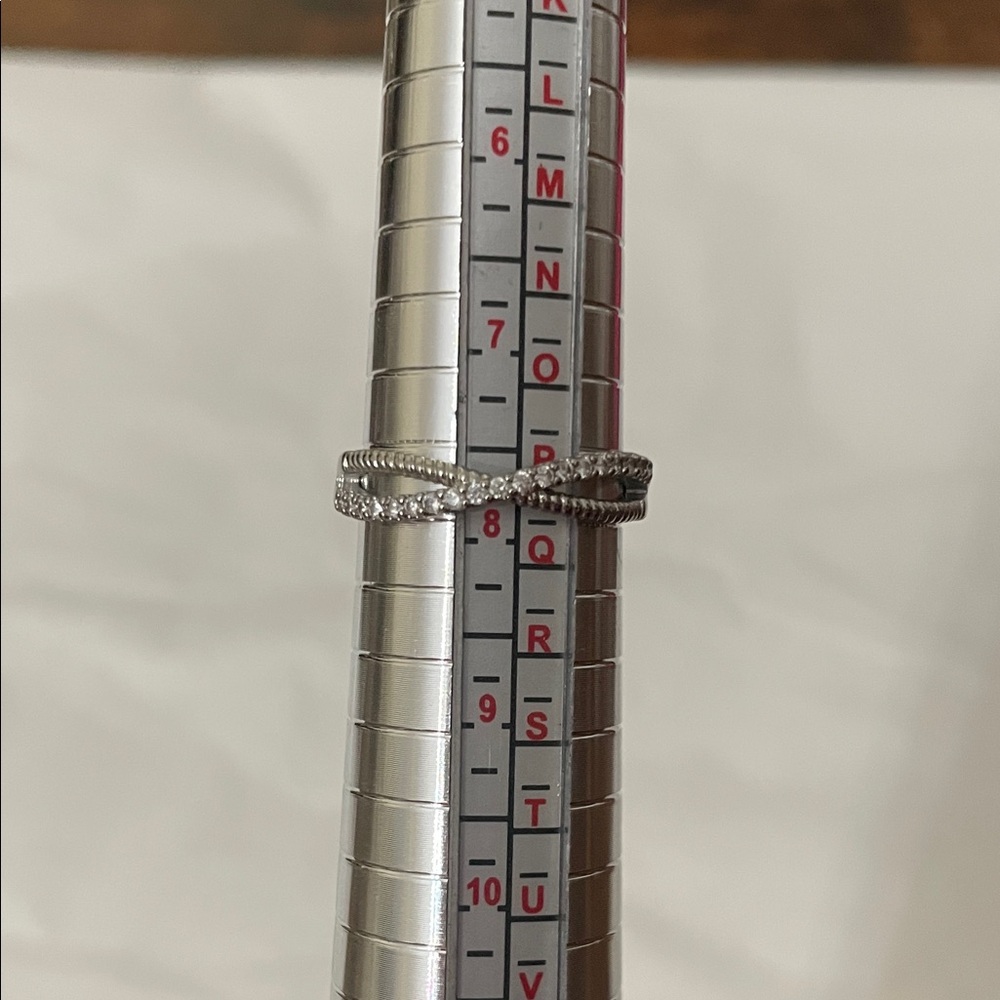 Dazzling Silver Women's Ring